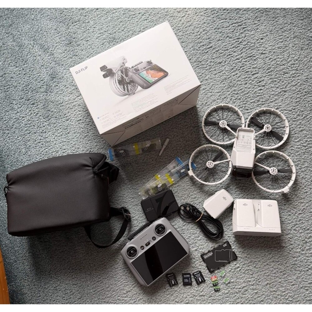 DJI Flip Fly More Combo DJI RC 2 Remote Camera Drone With Extras Mint Condition